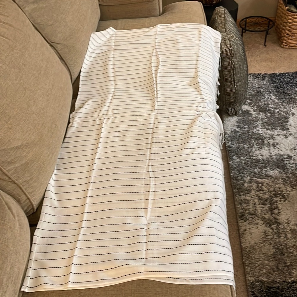 Eileen Fisher scarf in cream and black. NWOT